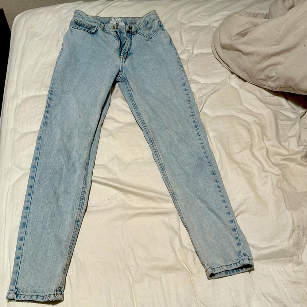 Like New BDG Urban Outfitters high rise mom jeans size 25